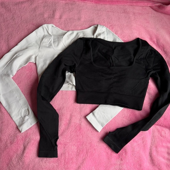 Amazon Long Sleeve Ribbed Scoop Neck Workout Top Thumb Holes Black - Picture 1 of 6